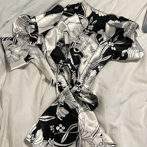 Bcbg top ties at the waist. Vneck button down